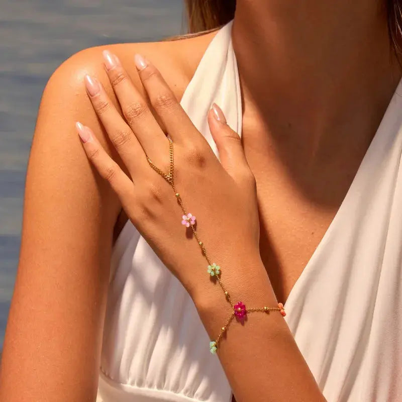 Flor Finger Bracelet 7th of April