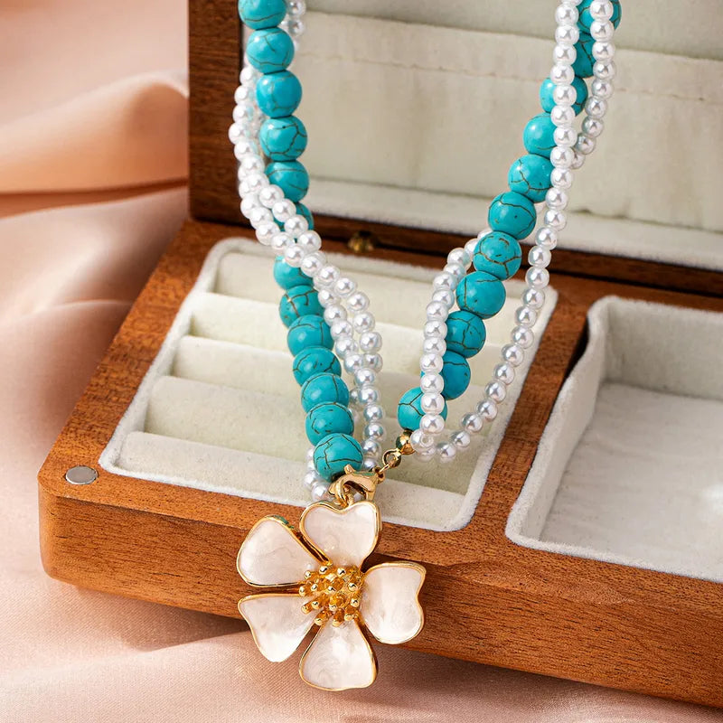 Waterproof Flora French Gold Necklace in 18K gold plated stainless steel | 7th of April