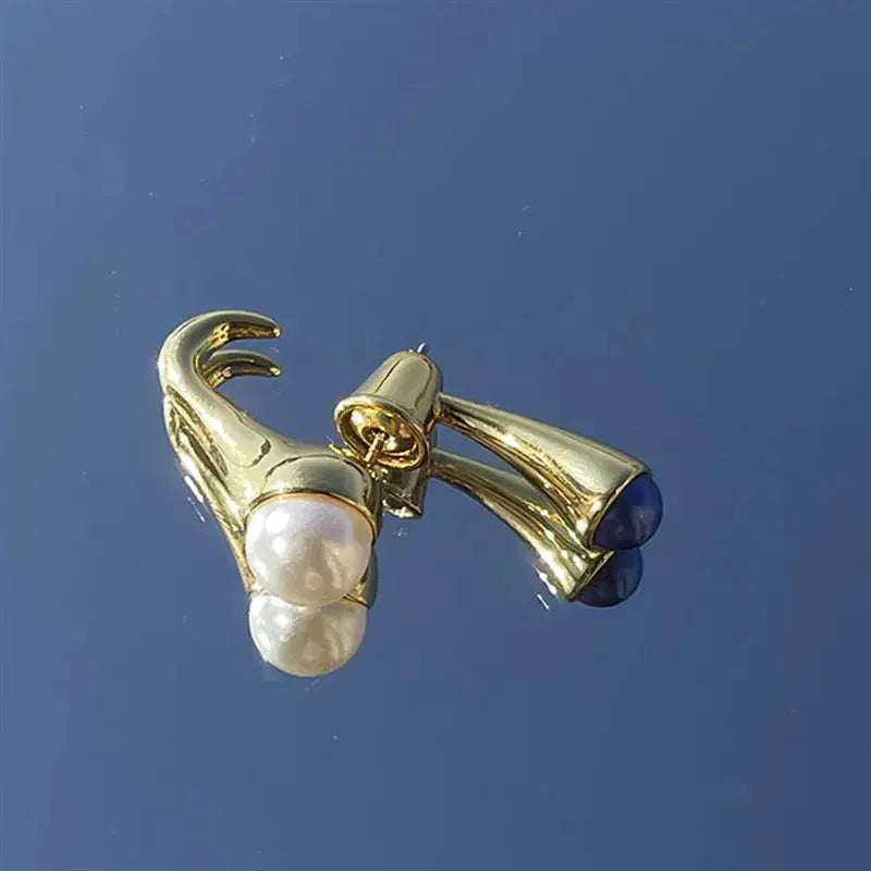 Waterproof Gold Perla Mar Shell Earrings in 18K gold plated stainless steel | 7th of April