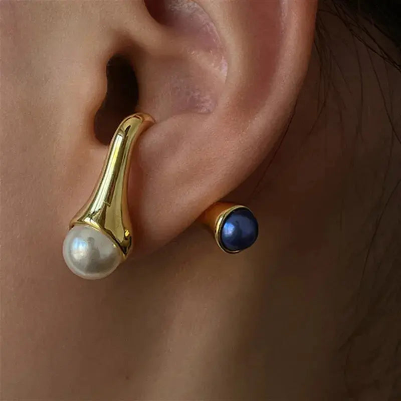 Waterproof Gold Perla Mar Shell Earrings in 18K gold plated stainless steel | 7th of April