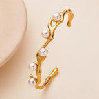 Waterproof Vintage Pearl Gold Bracelet in 18K gold plated stainless steel | 7th of April